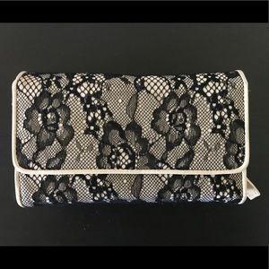 Lace wallet